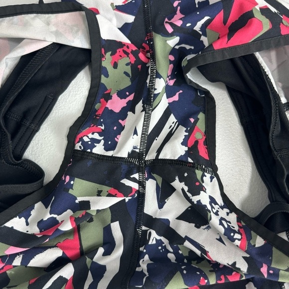 Lululemon Speed Short Pop Cut Boom Juice Multi Black Women’s Size 8 - Picture 13 of 15